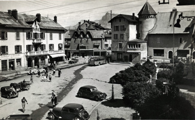 archives - place du village NB