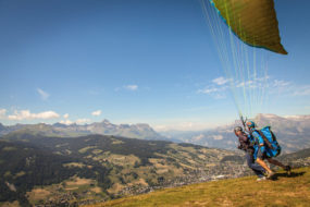 décollage parapente depuis rochebrune