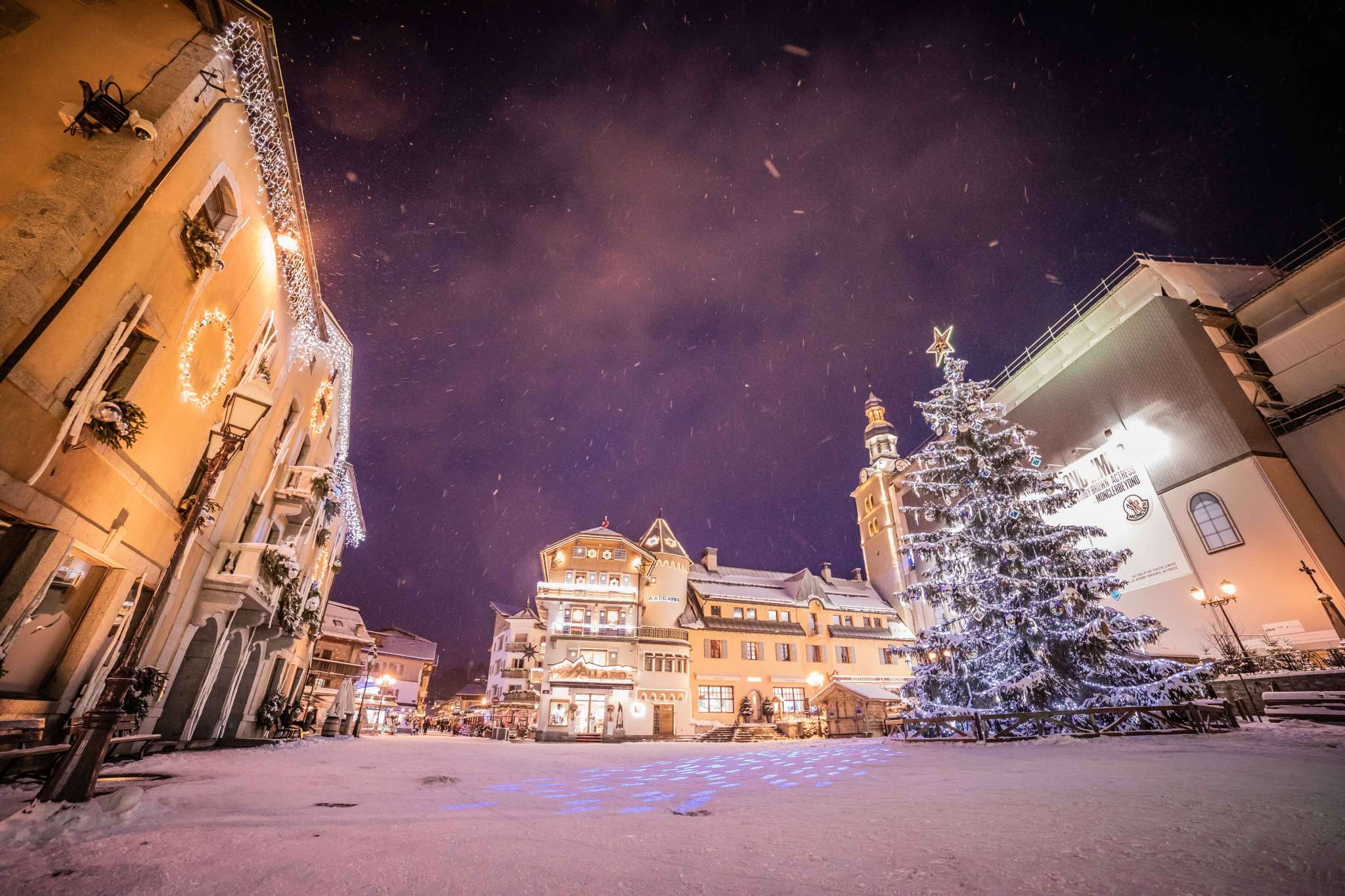 Sapin Place du Village